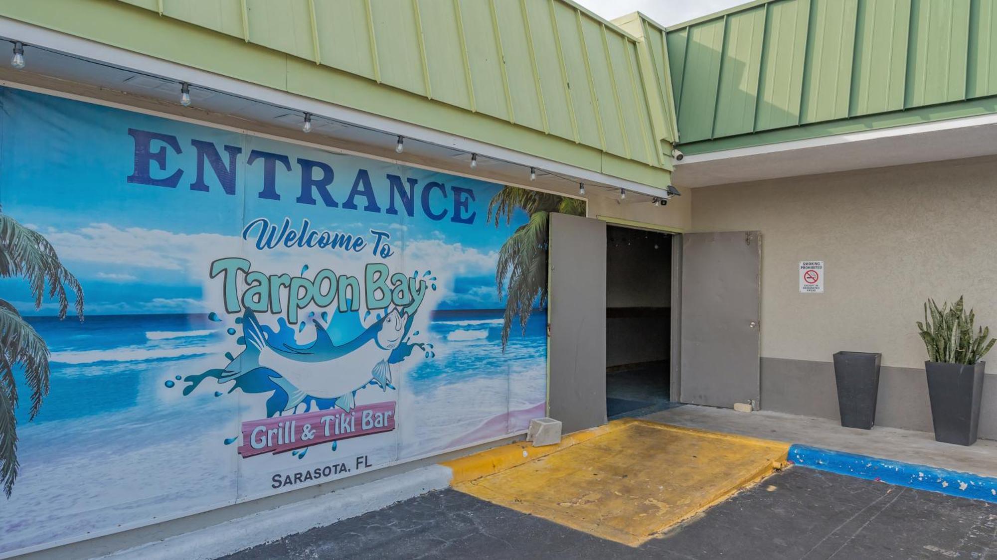 All-New Waterfront With Balcony,Pool,Tiki Bar,Gym Sarasota Bagian luar foto