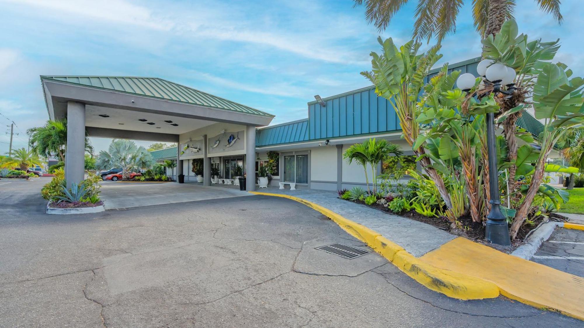 All-New Waterfront With Balcony,Pool,Tiki Bar,Gym Sarasota Bagian luar foto