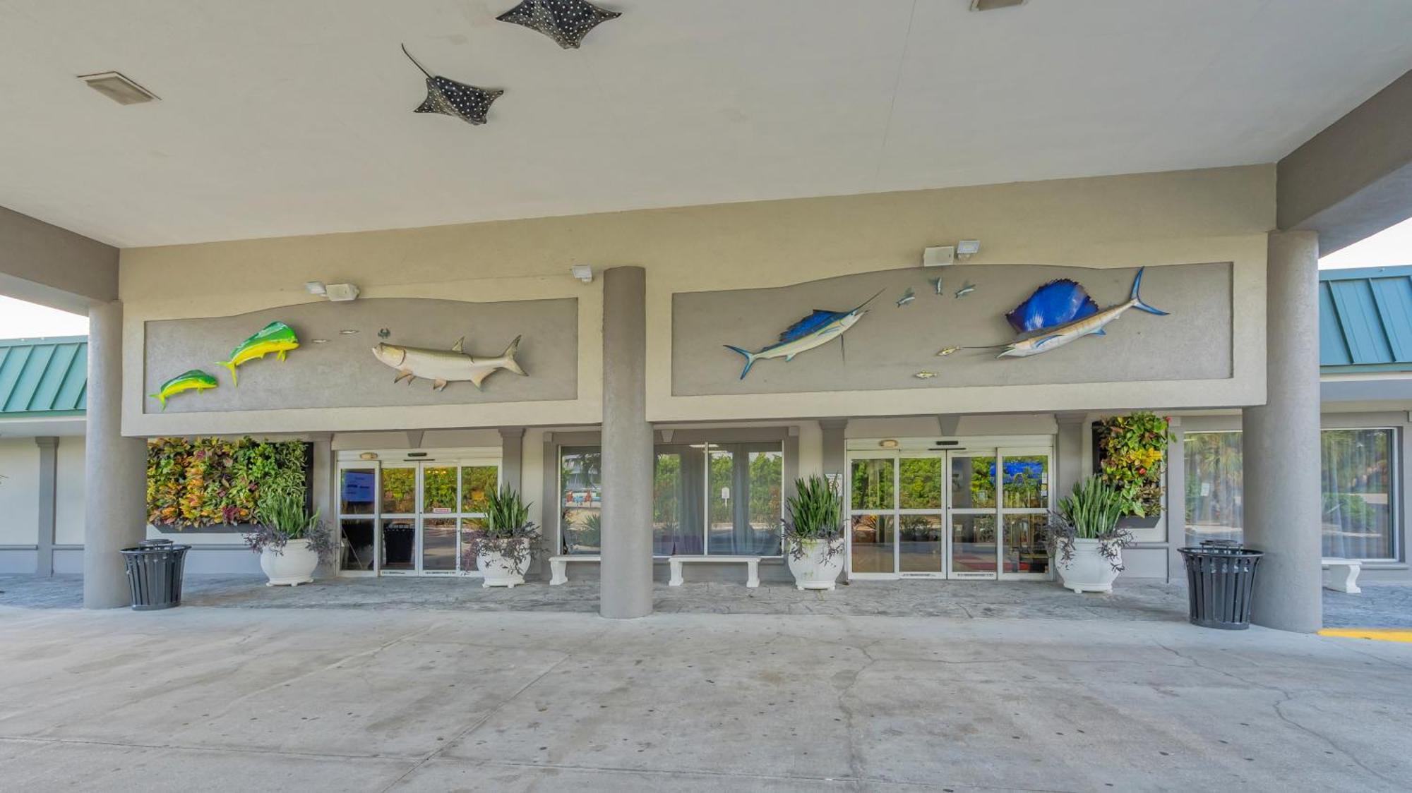 All-New Waterfront With Balcony,Pool,Tiki Bar,Gym Sarasota Bagian luar foto