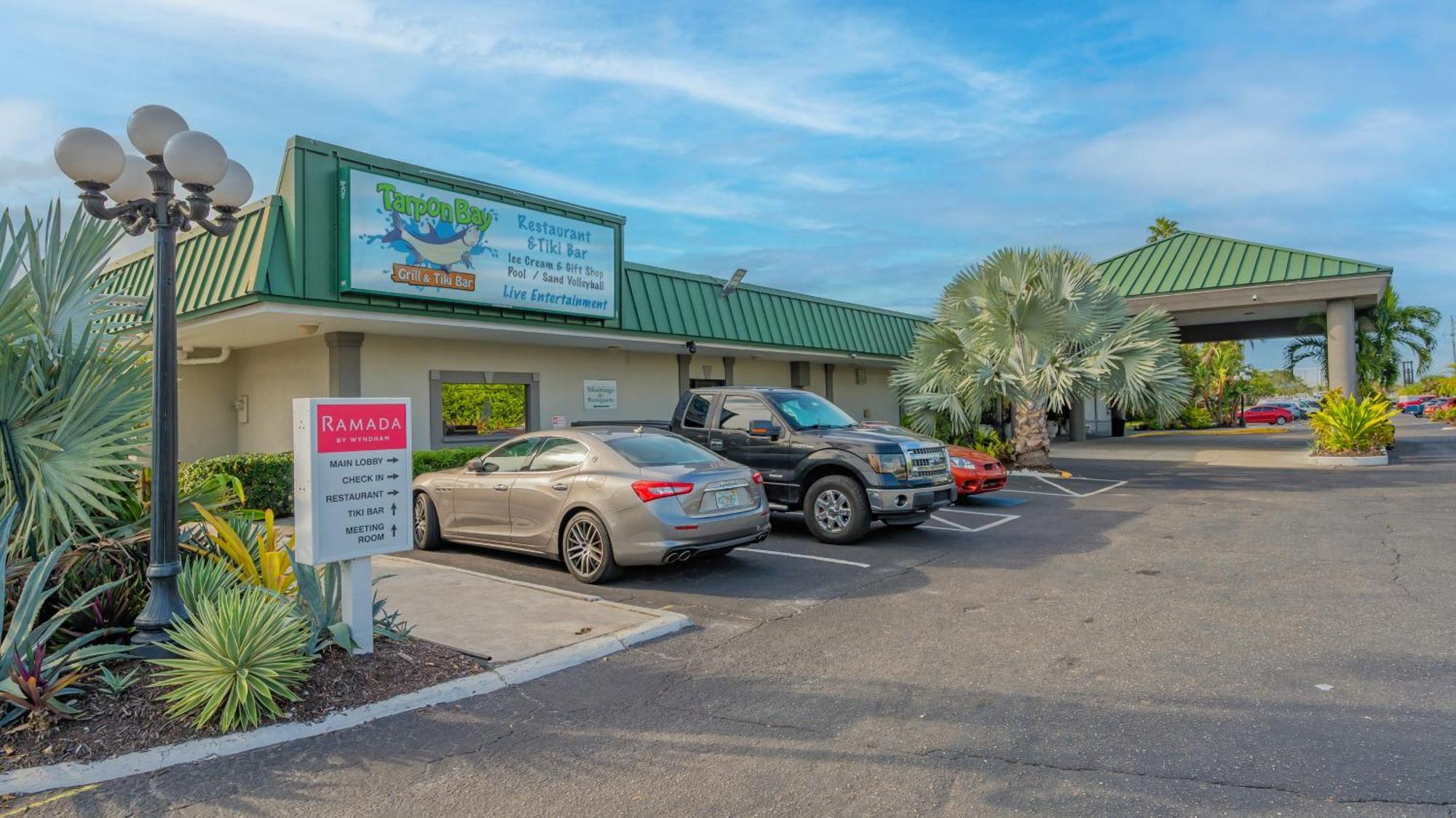 All-New Waterfront With Balcony,Pool,Tiki Bar,Gym Sarasota Bagian luar foto