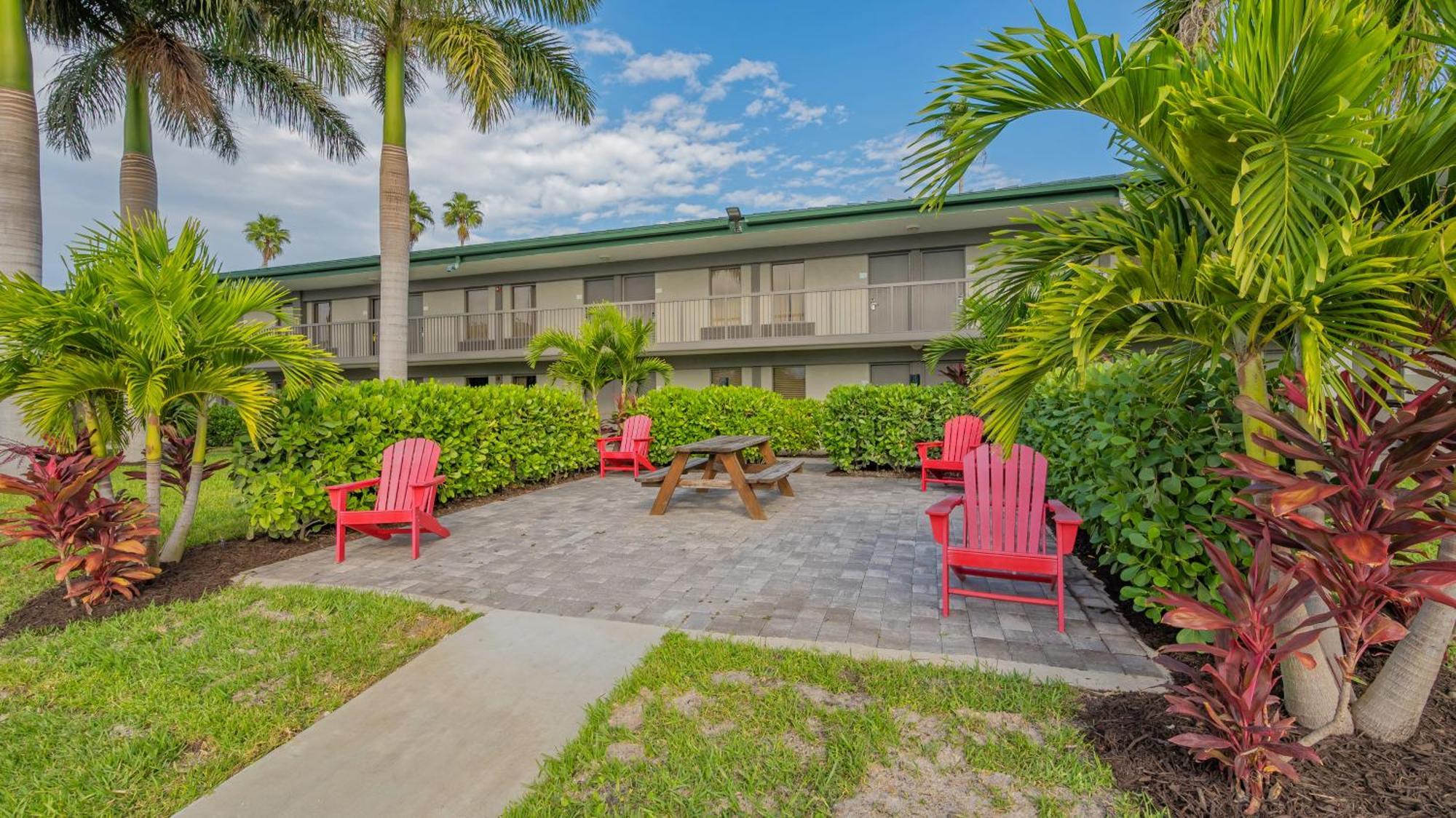 All-New Waterfront With Balcony,Pool,Tiki Bar,Gym Sarasota Bagian luar foto