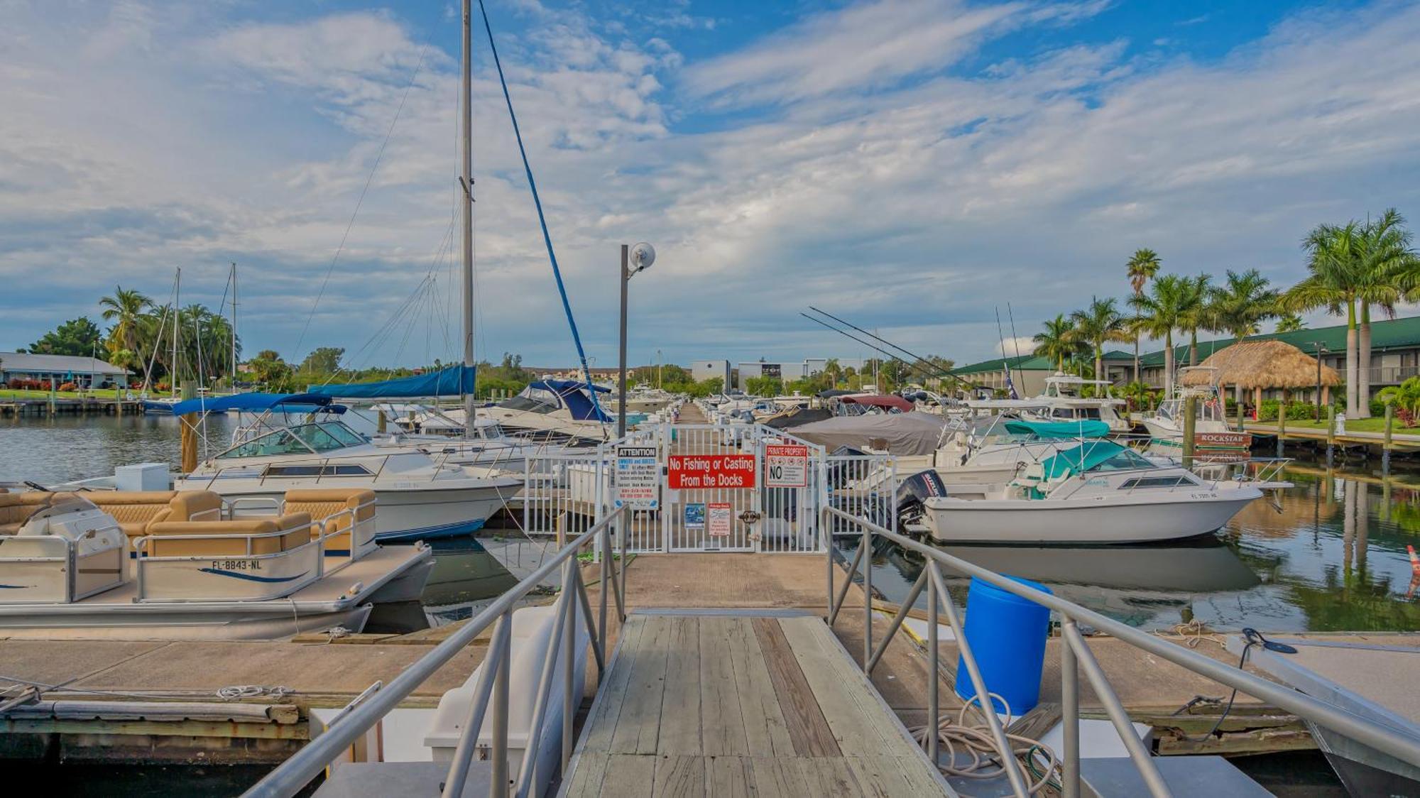 All-New Waterfront With Balcony,Pool,Tiki Bar,Gym Sarasota Bagian luar foto