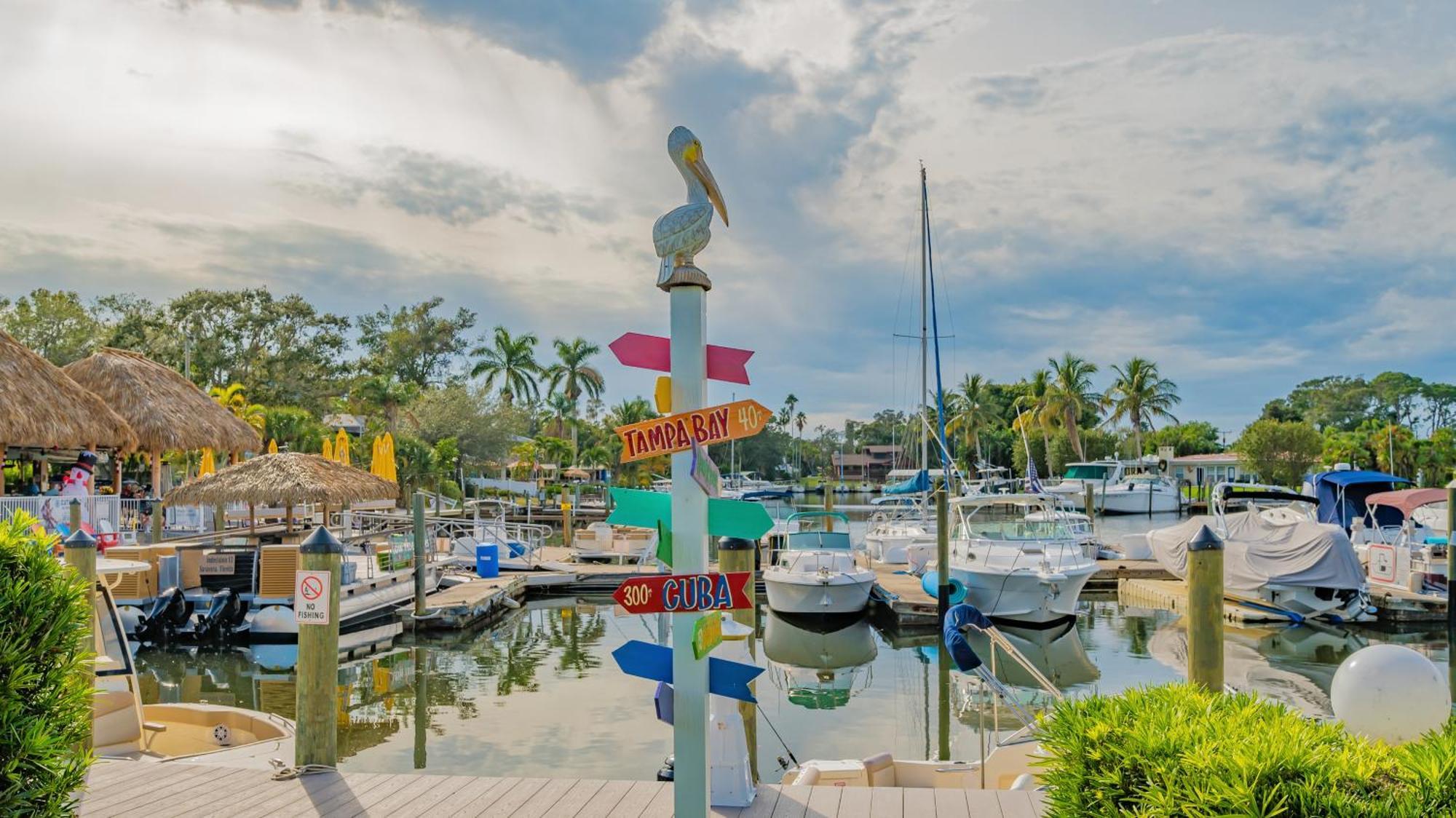 All-New Waterfront With Balcony,Pool,Tiki Bar,Gym Sarasota Bagian luar foto
