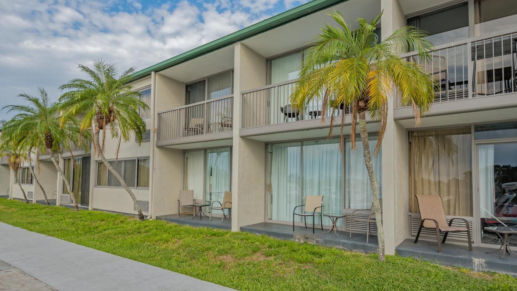 All-New Waterfront With Balcony,Pool,Tiki Bar,Gym Sarasota Bagian luar foto