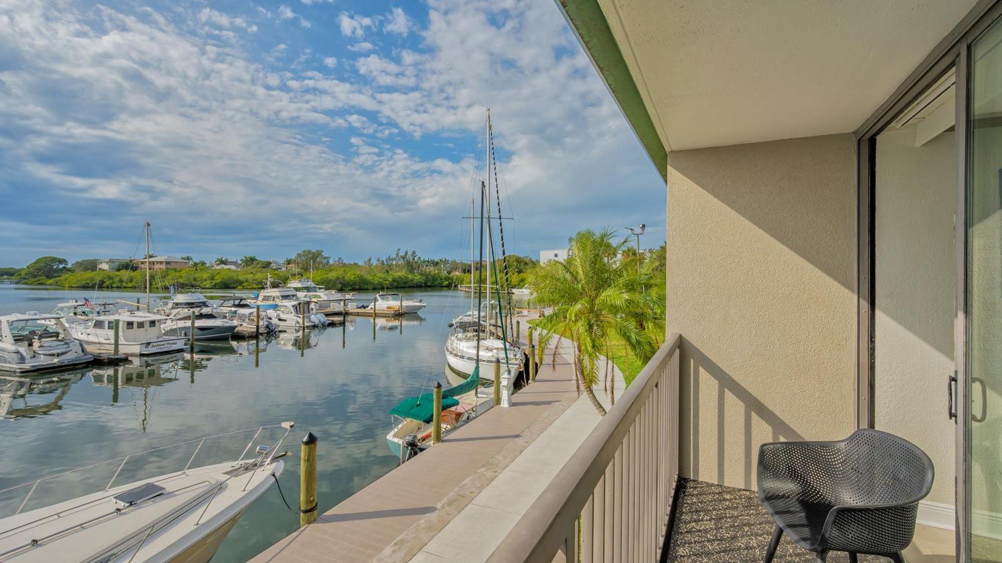 All-New Waterfront With Balcony,Pool,Tiki Bar,Gym Sarasota Bagian luar foto