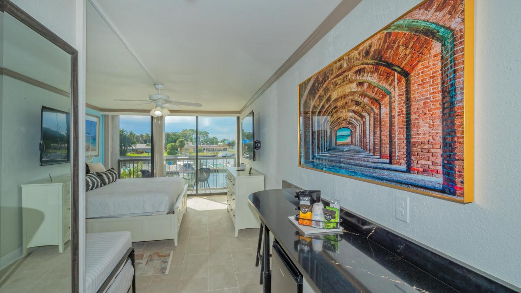 All-New Waterfront With Balcony,Pool,Tiki Bar,Gym Sarasota Bagian luar foto